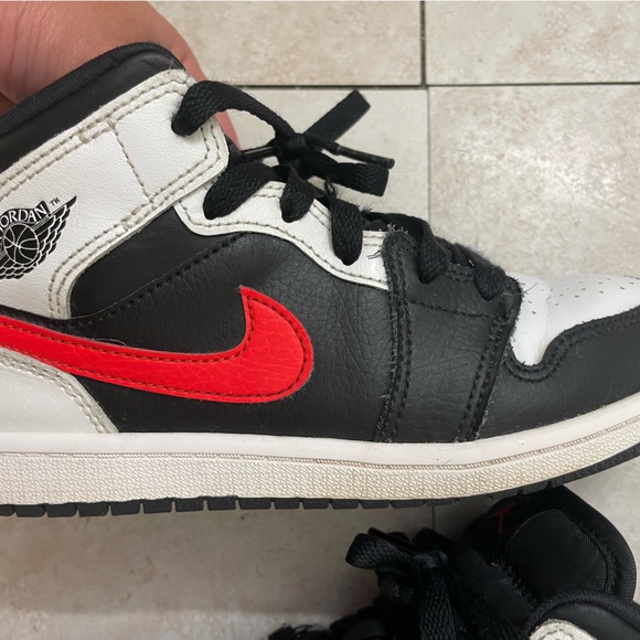 Nike Jordan 1 Mid 23 size 2.5Y great condition - Picture 3 of 6